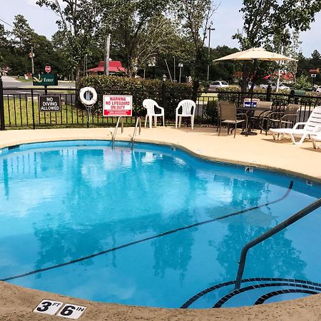 Quality Inn Raeford Dış mekan fotoğraf